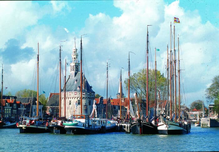 Bontekoerace 2026 — Meezeilen vanuit Hoorn op het IJsselmeer